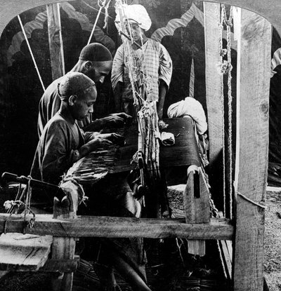 Tessitori di scialli, Kashmir, India, c1900s da Underwood and Underwood