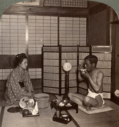 Cena estiva in un hotel, Hiroshima, Giappone, 1904 da Underwood and Underwood