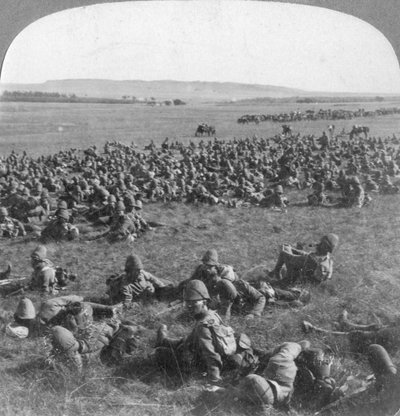 La 9ª Divisione a riposo durante la marcia verso Bloemfontein, Sudafrica, Guerra Boera, 1901 da Underwood and Underwood