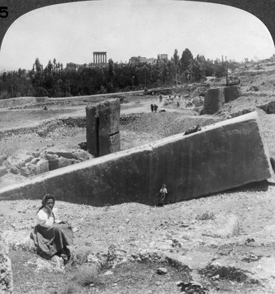 Le rovine di Baalbek Balabakk, Siria, 1900 da Underwood and Underwood