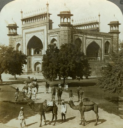 Tomba di Akbar, Sikandarah, Uttar Pradesh, India, c1900s da Underwood and Underwood