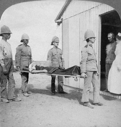 Fuciliere ferito dopo il coraggioso stand dei Boeri vicino al Fiume Orange, Sudafrica, Guerra Boera, 1900 da Underwood and Underwood