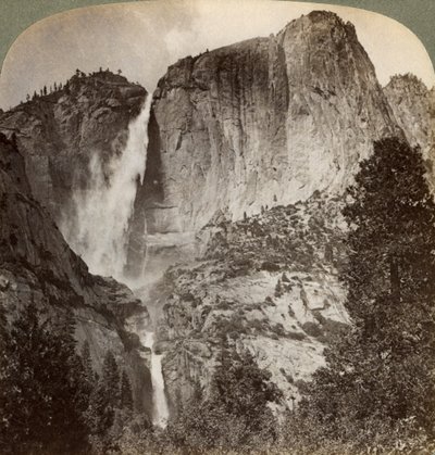Yosemite Point e le cascate Yosemite spazzate dal vento, Yosemite Valley, California, USA da Underwood and Underwood