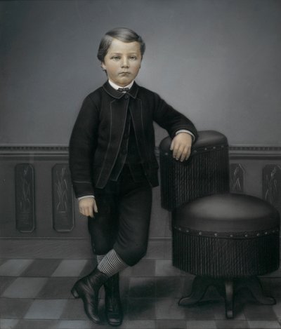 Giovane ragazzo in abito nero da Unidentified