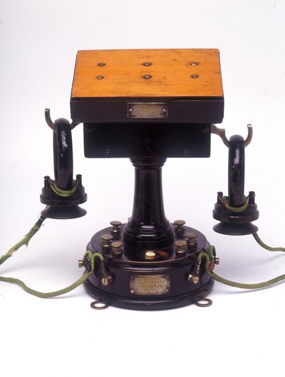 Telefono di Ader (o elettrofono Ader-Gower): 1878 Collezione France Telecom da Unknown artist