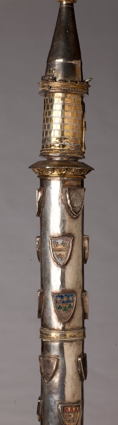 Candelabro (?), argenteria (dettaglio) da Unknown artist