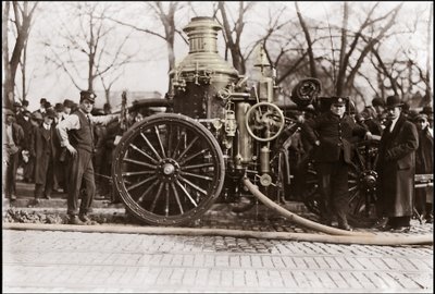 Pompa antincendio della brigata dei vigili del fuoco di New York 1909 da Unknown artist