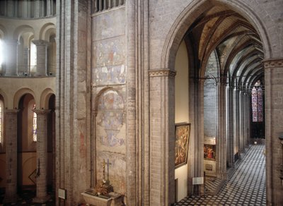 Interno della Cattedrale di Tournai in Belgio da Unknown artist