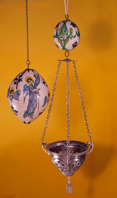 Arte orientale: sfere di maiolica policroma con angeli da Unknown artist