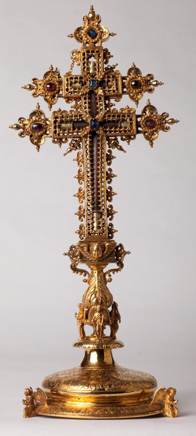 Croce reliquiario. Oreficeria con gioielli. Abbazia di origine (Saint-Amand Tournai, ex-Elnone). XVI secolo. da Unknown artist
