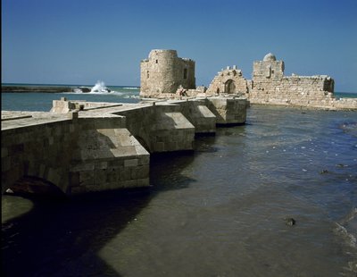 Veduta del Castello del Mare di Sidone costruito nel 1227 da Unknown artist