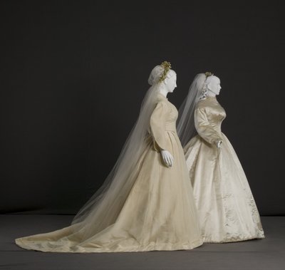 Abiti da sposa da Unknown artist