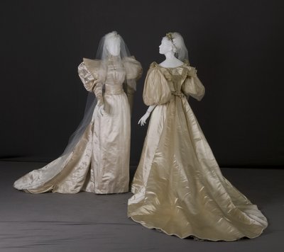 Abiti da sposa da Unknown artist