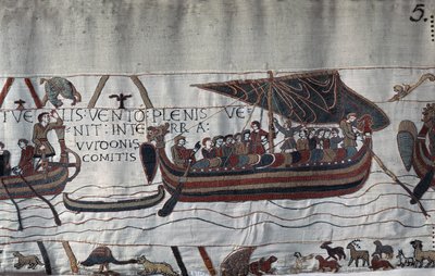 Dirottato dalla tempesta, la nave di Harold II (1022 - 1066) arenata sulla costa di Ponthieu - Arazzo di Bayeux, noto come Ricamo della Regina Matilde da Unknown artist