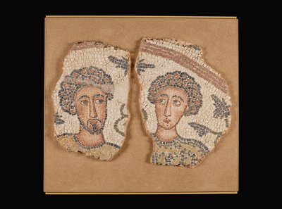 Pannello a mosaico con due busti maschili da Unknown artist