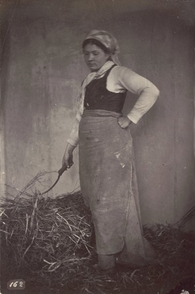 [Donna in piedi con la falce] da Unknown artist
