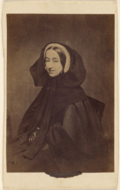 [Donna non identificata, vestita di scuro, seduta]. da Unknown artist