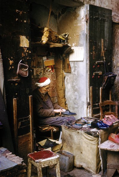 Un Calzolaio, Algeri da Unknown photographer