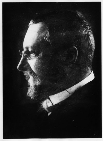 Alfred Binet, fisiologo e psicologo francese, studente di Charcot (1857-1911) da Unknown photographer