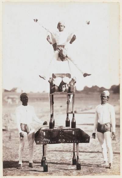 Esercizi atletici da Unknown photographer