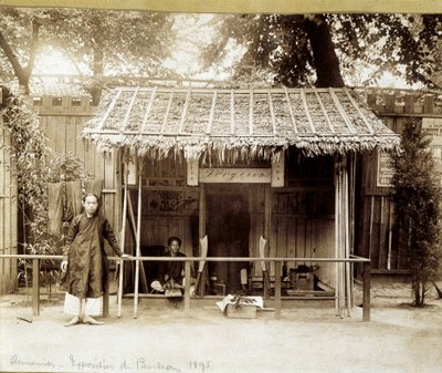 Laboratorio del fabbro, Annam, c. 1895 da Unknown photographer