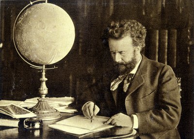 Camille Flammarion al suo tavolo di lavoro da Unknown photographer
