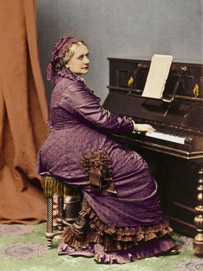 Clara Schumann (1819-1896), pianista e compositrice tedesca, al pianoforte - Ritratto di Clara Schumann (1819-1896), pianista e compositrice tedesca, moglie di Robert Schumann da Unknown photographer