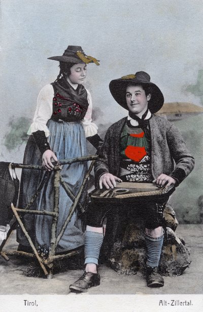 Coppia in costume tradizionale, Alt - Zillertal, Tirolo da Unknown photographer
