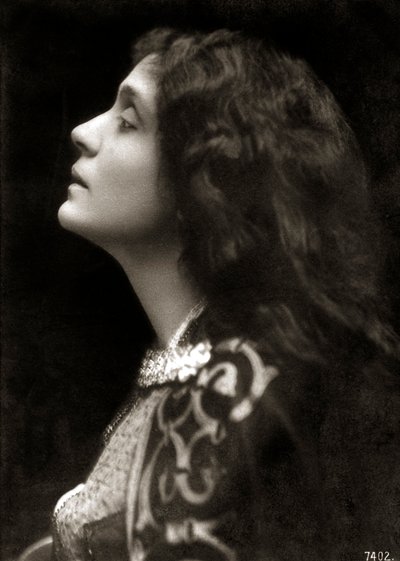 Eleonora Duse - profilo del ritratto da Unknown photographer