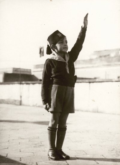 Fascismo, piccolo tavolo da Unknown photographer