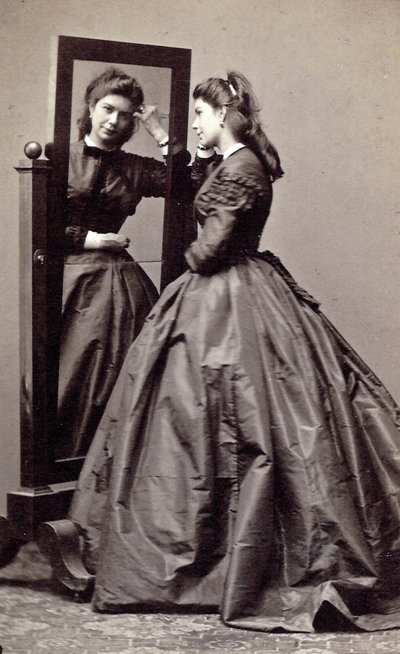 Franziska Feifalik nata Rösler, Rössler o Angerer, conosciuta come Fanny da Unknown photographer