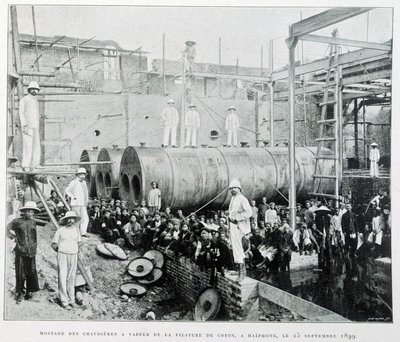 Installazione delle caldaie a vapore della filatura di cotone di Haiphong il 25/9/1899 - in “Le Tonkin en 1900” di Robert Dubois da Unknown photographer