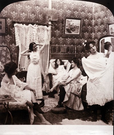 Interno di un bordello alla fine del XIX secolo da Unknown photographer