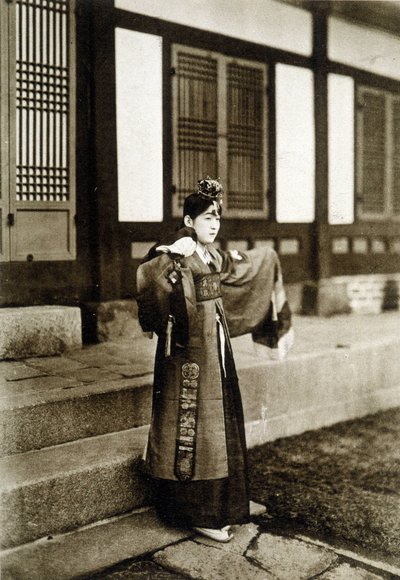 Danzatrice Kusang coreana (fine XIX secolo) da Unknown photographer