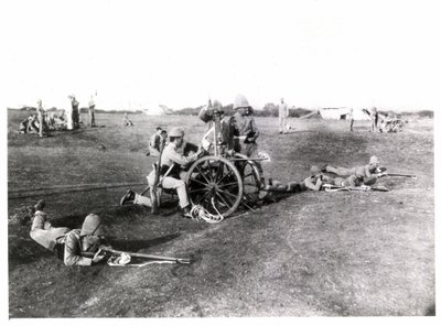 Membri del Reggimento Leggero del Re dello Yorkshire che si allenano con le Gardner Guns da Unknown