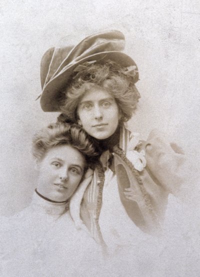 Natalie Clifford Barney e Renee Vivien, Francia, c.1900 da Unknown photographer
