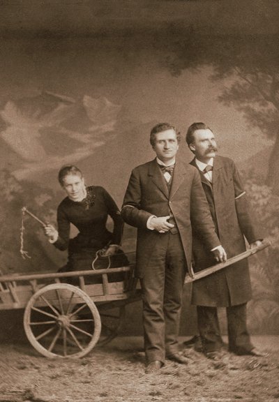 Paul Ree, filosofo inglese - Lou Andreas-Salomé, psicoanalista russa - Friedrich Nietzsche, filosofo tedesco - maggio 1882 da Unknown photographer