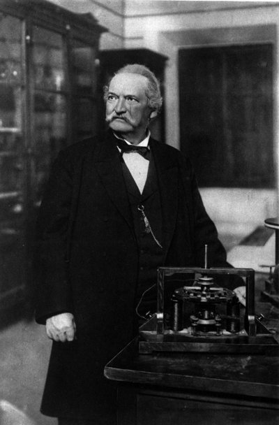 Ritratto di Antonio Pacinotti fisico italiano (1841-1912) con il suo Anello da Unknown photographer