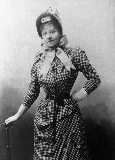 Ritratto di Gyp (Sibylle Gabrielle Marie Antoinette Riquetti de Mirabeau, Contessa di Martel de Janville) (1849-1932), romanziera francese, ha scritto più di 120 libri, tra cui "Ce que femme veut" nel 1883. È la pronipote di Mirabeau. Fotografia da Unknown photographer