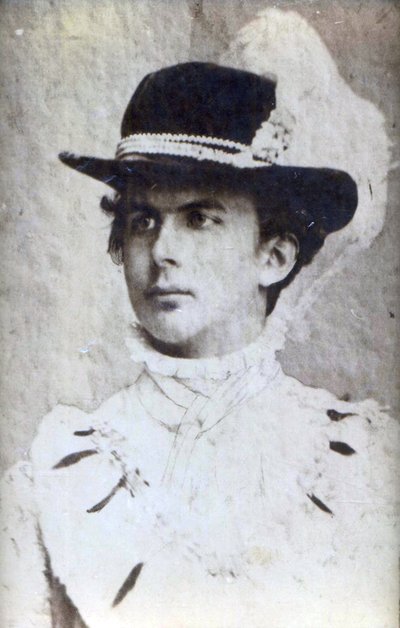 Ritratto di Ludovico II di Baviera (1845-1886) con un cappello da Unknown photographer