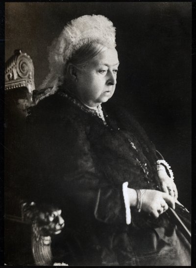 Ritratto della Regina Vittoria (1819-1901), Regina del Regno Unito di Gran Bretagna e Irlanda. Collezione FPL. da Unknown photographer