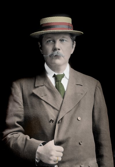 Ritratto di Sir Arthur Conan Doyle (1859-1930), scrittore inglese, creatore del personaggio di 