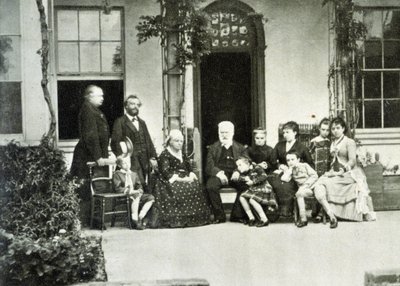 Ritratto di Victor Hugo in esilio a Guernsey nel 1866 con Juliette Drouet alla sua destra da Unknown photographer