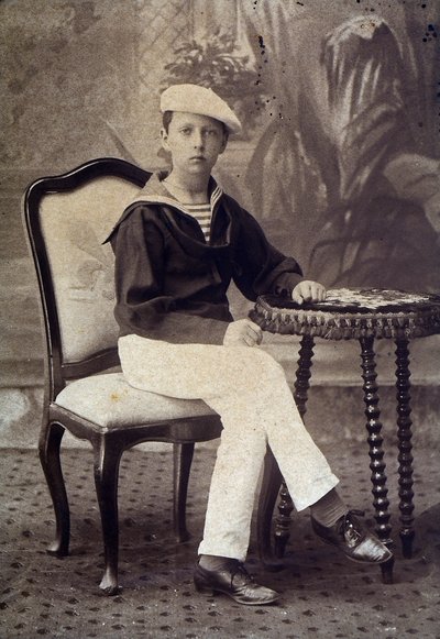 Ritratto del figlio del principe Carlo di Borbone, in abito da marinaio da Unknown photographer