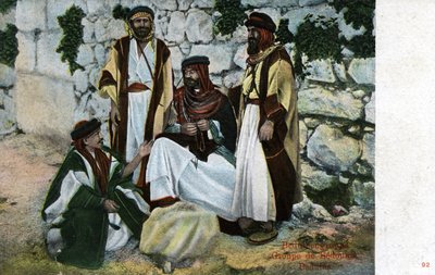 Cartolina che raffigura uomini beduini, c.1900 (stampa) da Unknown photographer