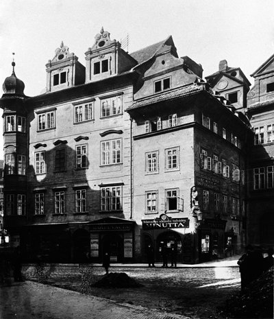 Praga, la casa Minutta, dove lo scrittore Franz Kafka visse tra il 1889 e il 1896. da Unknown photographer