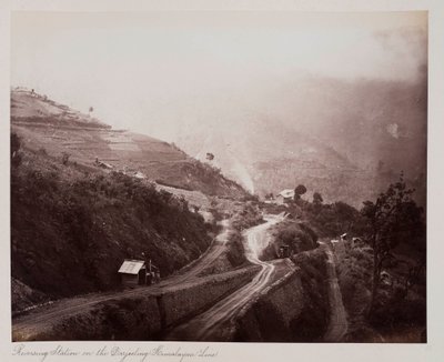 Stazione di inversione sulla linea Darjeeling-Himalaya da Unknown photographer