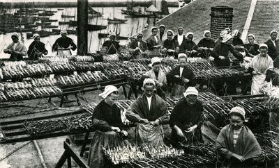 Industria della sardina, Finistère, Bretagna (foto b/n) da Unknown photographer