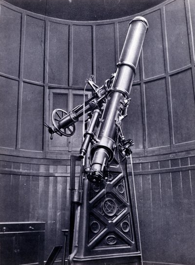 Il telescopio di Giovanni Virginio Schiaparelli (1835-1910) astrofisico a Brera (Milano). Ha osservato configurazioni rettilinee sul pianeta Marte, chiamandole canali marziani. da Unknown photographer