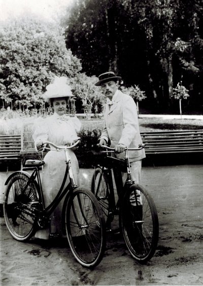 Vladimir Dmitrievich Nabokov (1870-1922) ed Elena Ivanovna Rukavishnikova (1876-1939) da Unknown photographer